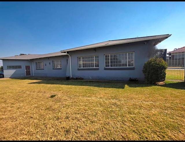 3 BEDROOM HOUSE FOR SALE IN HAZELPARK
